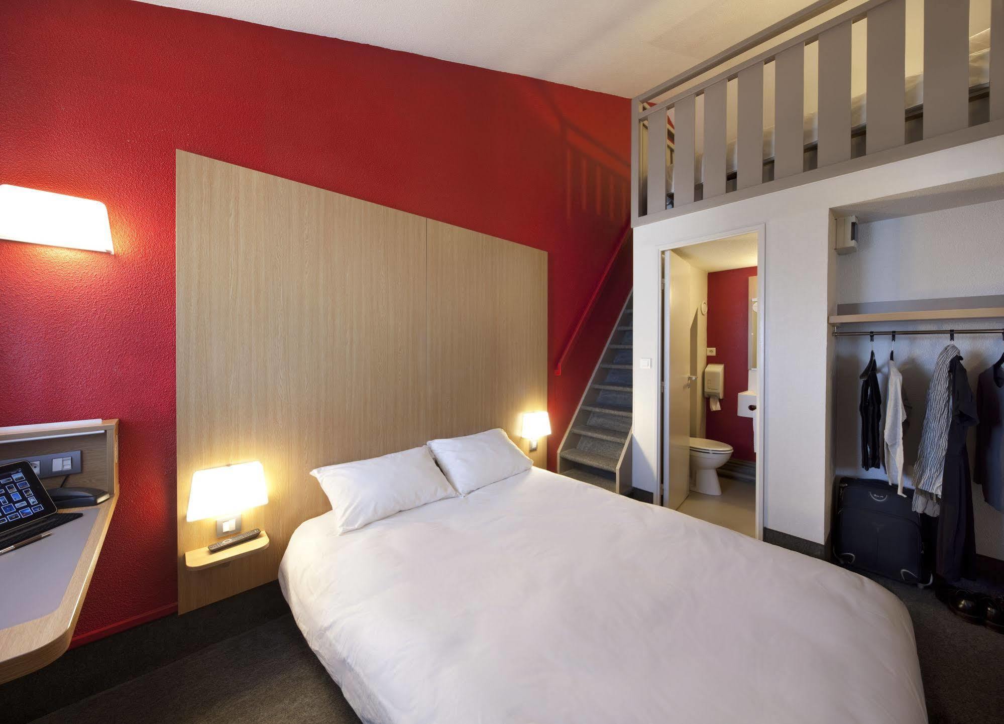 B&B HOTEL Toulouse Cité de l'Espace Mouchotte Exterior foto
